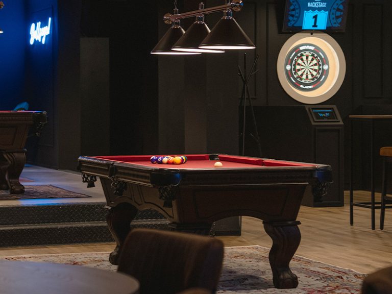 WOOP!-Backstage-biljard